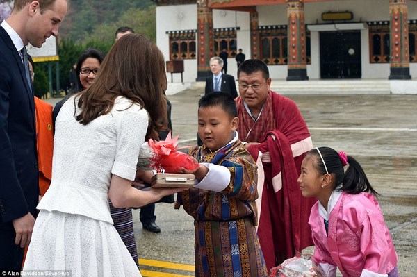 Chùm ảnh Hoàng tử Anh và Công nương đến thăm Vương quốc PG Bhutan