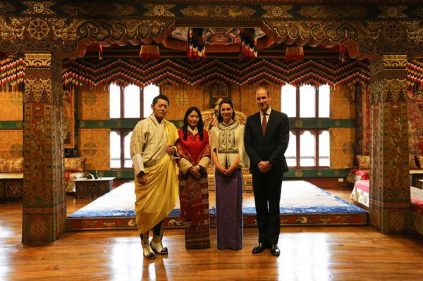 Bhutan: Chùm ảnh lễ Khai tâm đặt tên Hoàng tử theo nghi thức Phật Giáo