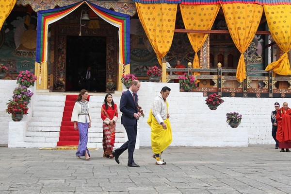 Bhutan: Chùm ảnh lễ Khai tâm đặt tên Hoàng tử theo nghi thức Phật Giáo