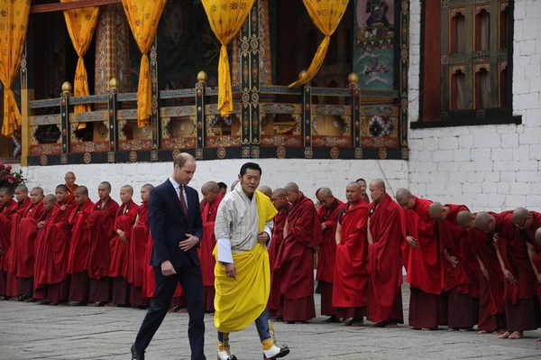 Bhutan: Chùm ảnh lễ Khai tâm đặt tên Hoàng tử theo nghi thức Phật Giáo
