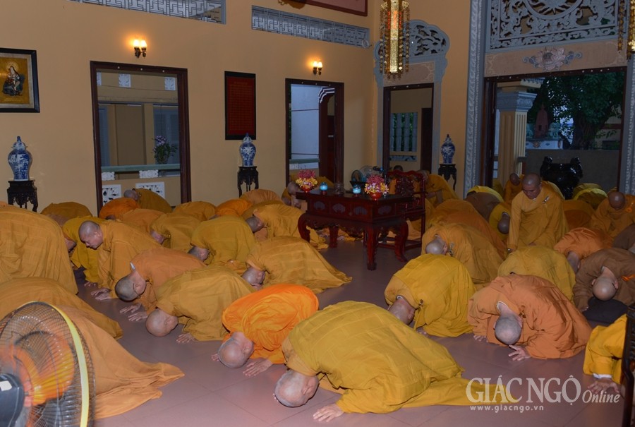 TP.HCM: Chư Tăng Bố-tát đầu mùa An cư kiết hạ PL.2560