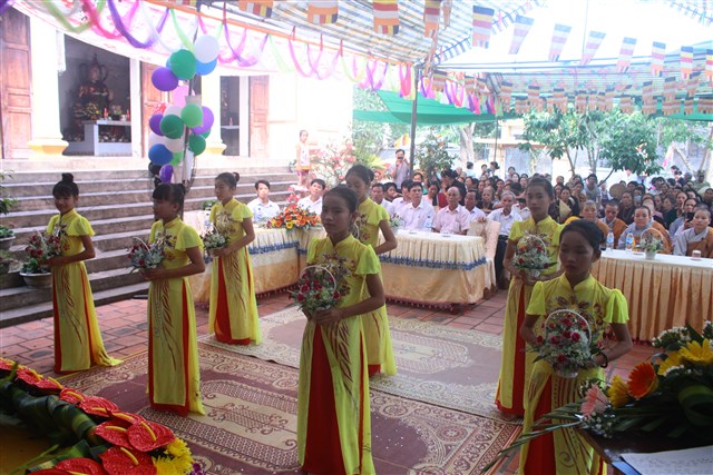 Thanh Hóa: Chùa Linh Giang kính mừng Phật đản PL: 2560