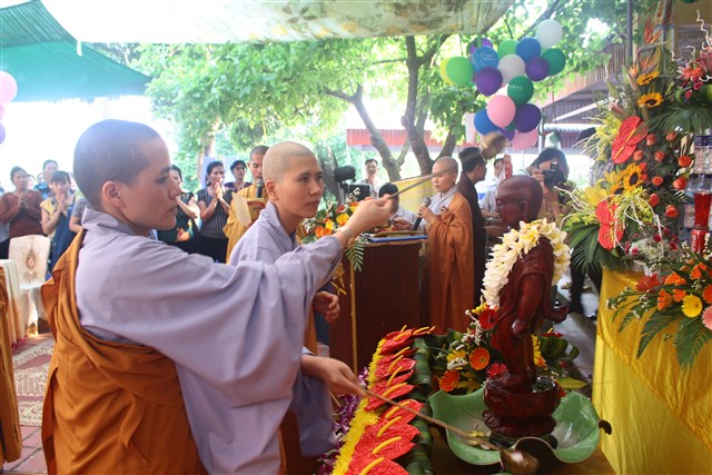 Thanh Hóa: Chùa Linh Giang kính mừng Phật đản PL: 2560
