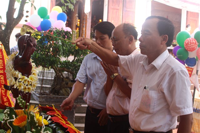 Thanh Hóa: Chùa Linh Giang kính mừng Phật đản PL: 2560