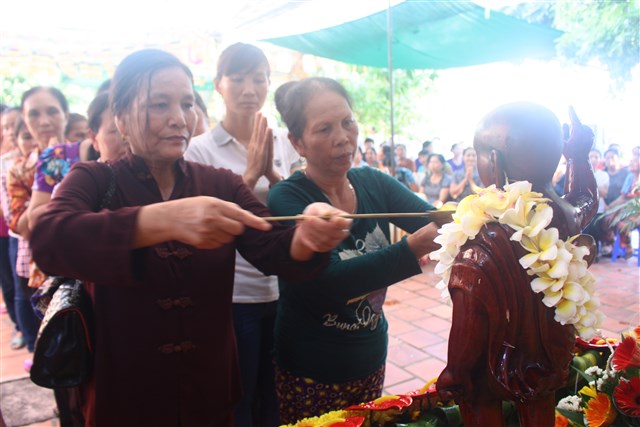 Thanh Hóa: Chùa Linh Giang kính mừng Phật đản PL: 2560