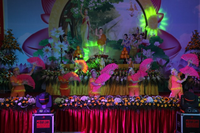 Thái Bình: Lễ diễu hành xe hoa và chương trình văn nghệ mừng Phật đản