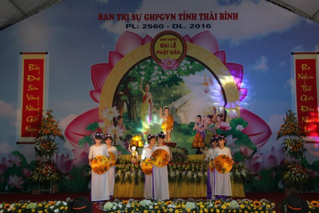 Thái Bình: Lễ diễu hành xe hoa và chương trình văn nghệ mừng Phật đản