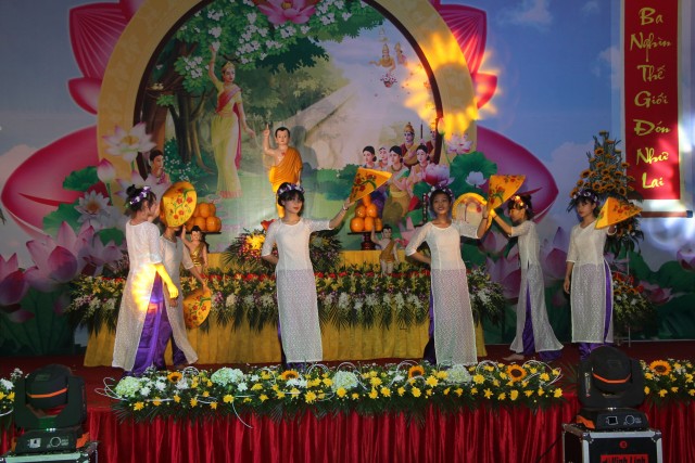 Thái Bình: Lễ diễu hành xe hoa và chương trình văn nghệ mừng Phật đản