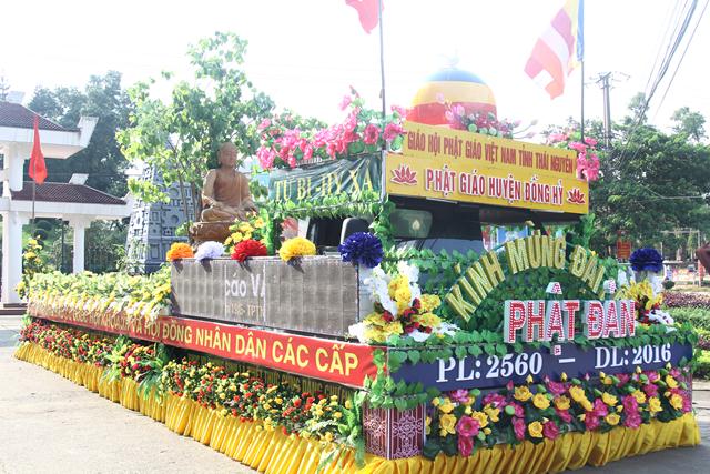 Chùm ảnh Phật giáo Thái Nguyên diễu hành xe hoa chào mừng khánh đản PL 2560- DL 2016