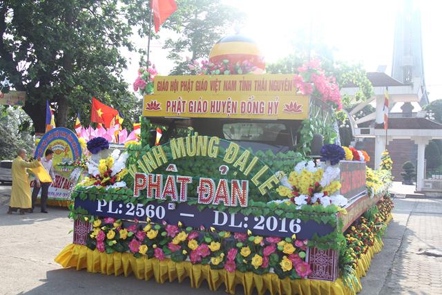 Chùm ảnh Phật giáo Thái Nguyên diễu hành xe hoa chào mừng khánh đản PL 2560- DL 2016