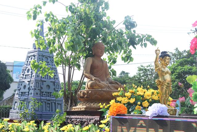 Chùm ảnh Phật giáo Thái Nguyên diễu hành xe hoa chào mừng khánh đản PL 2560- DL 2016