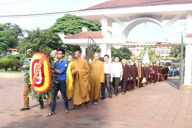 Chùm ảnh Phật giáo Thái Nguyên diễu hành xe hoa chào mừng khánh đản PL 2560- DL 2016