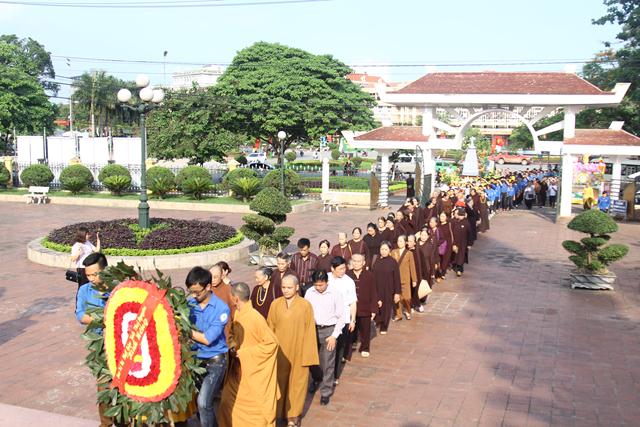 Chùm ảnh Phật giáo Thái Nguyên diễu hành xe hoa chào mừng khánh đản PL 2560- DL 2016