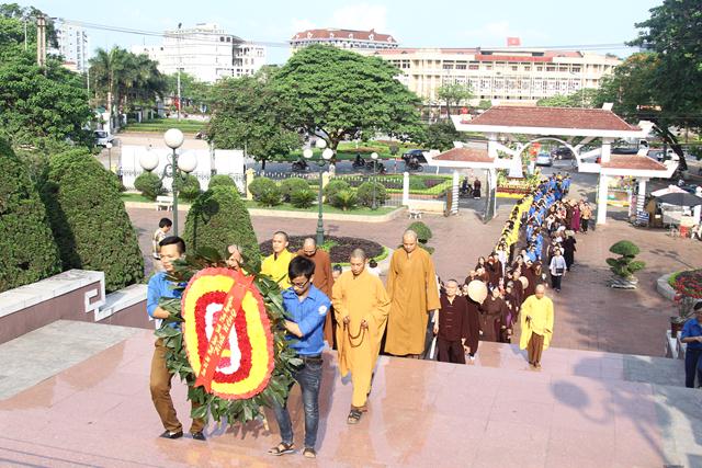 Chùm ảnh Phật giáo Thái Nguyên diễu hành xe hoa chào mừng khánh đản PL 2560- DL 2016