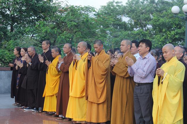 Chùm ảnh Phật giáo Thái Nguyên diễu hành xe hoa chào mừng khánh đản PL 2560- DL 2016