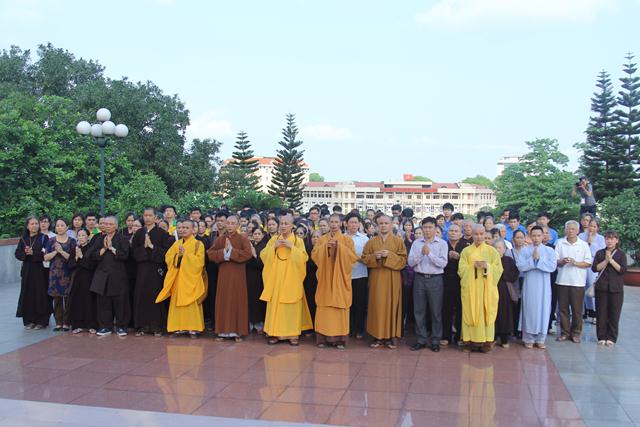 Chùm ảnh Phật giáo Thái Nguyên diễu hành xe hoa chào mừng khánh đản PL 2560- DL 2016