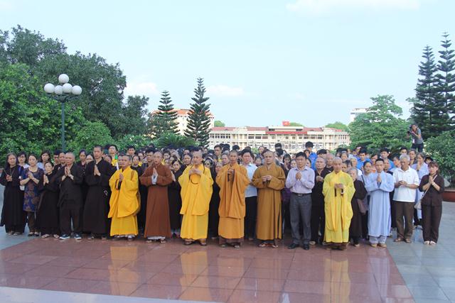 Chùm ảnh Phật giáo Thái Nguyên diễu hành xe hoa chào mừng khánh đản PL 2560- DL 2016