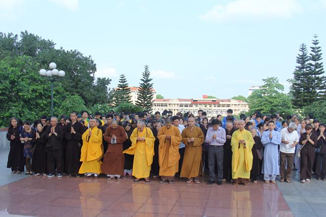 Chùm ảnh Phật giáo Thái Nguyên diễu hành xe hoa chào mừng khánh đản PL 2560- DL 2016