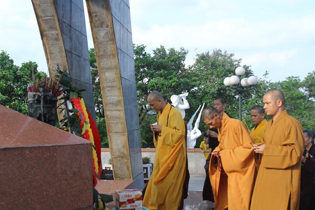 Chùm ảnh Phật giáo Thái Nguyên diễu hành xe hoa chào mừng khánh đản PL 2560- DL 2016