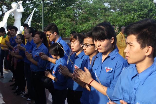 Chùm ảnh Phật giáo Thái Nguyên diễu hành xe hoa chào mừng khánh đản PL 2560- DL 2016