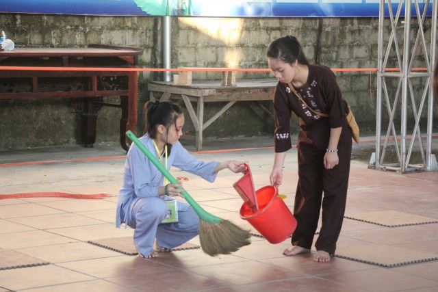 Thái Bình: Gần 1000 thiện sinh về chùa Từ Xuyên dự khóa tu sen hồng