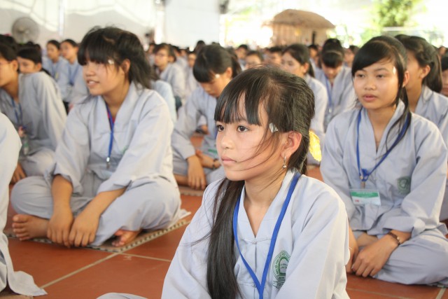 Thái Bình: Gần 1000 thiện sinh về chùa Từ Xuyên dự khóa tu sen hồng