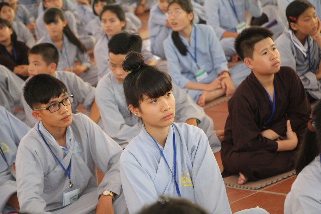 Thái Bình: Gần 1000 thiện sinh về chùa Từ Xuyên dự khóa tu sen hồng