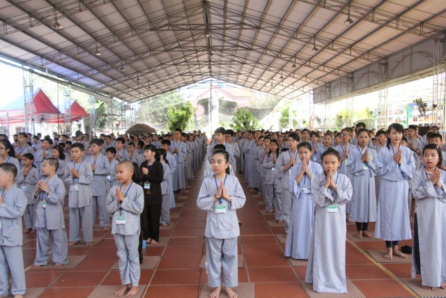 Thái Bình: Gần 1000 thiện sinh về chùa Từ Xuyên dự khóa tu sen hồng