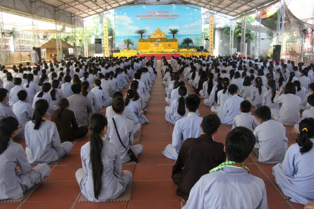 Thái Bình: Gần 1000 thiện sinh về chùa Từ Xuyên dự khóa tu sen hồng
