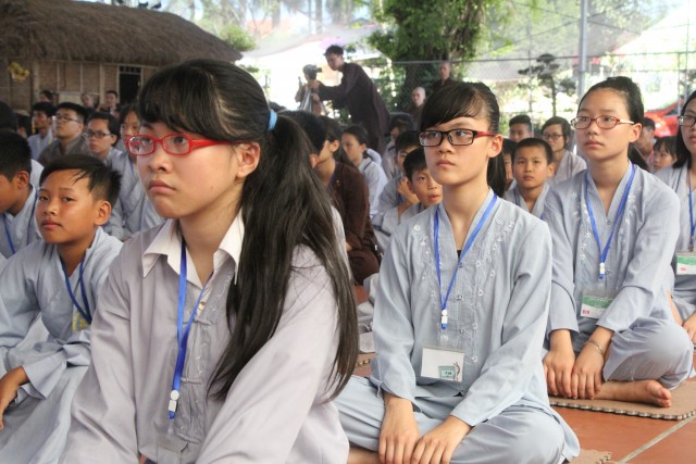 Thái Bình: Gần 1000 thiện sinh về chùa Từ Xuyên dự khóa tu sen hồng