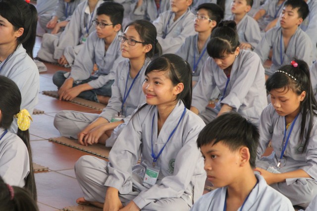 Thái Bình: Gần 1000 thiện sinh về chùa Từ Xuyên dự khóa tu sen hồng