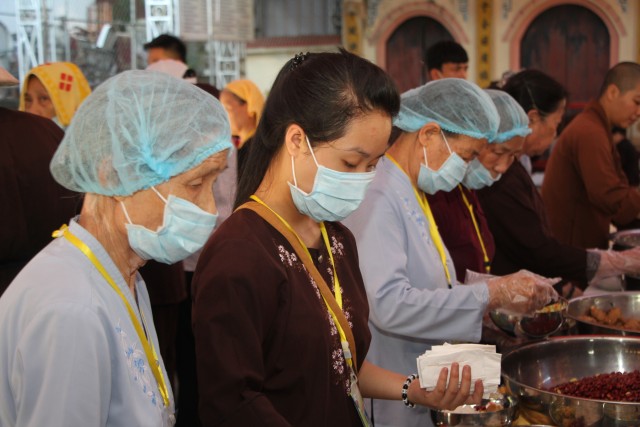 Thái Bình: Gần 1000 thiện sinh về chùa Từ Xuyên dự khóa tu sen hồng