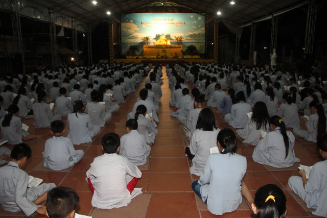 Thái Bình: Gần 1000 thiện sinh về chùa Từ Xuyên dự khóa tu sen hồng
