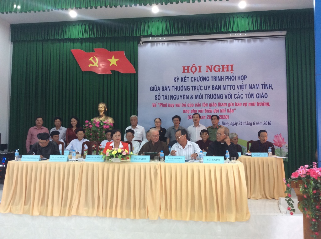 Đồng Tháp: Phật giáo ký kết tham gia bảo vệ môi trường, ứng phó với biến đổi khí hậu