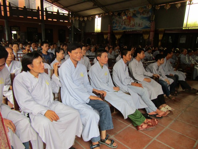 Người khuyết tật về chùa Từ Xuyên dự khóa tu