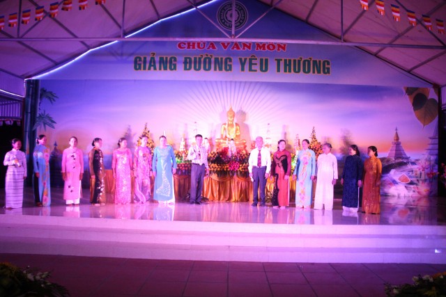 Thái Bình: Phật đản về với chùa Văn Môn