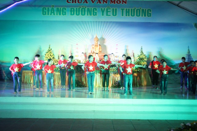 Thái Bình: Phật đản về với chùa Văn Môn
