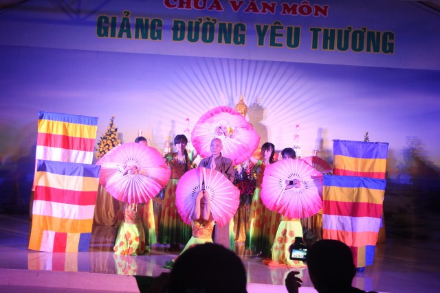 Thái Bình: Phật đản về với chùa Văn Môn