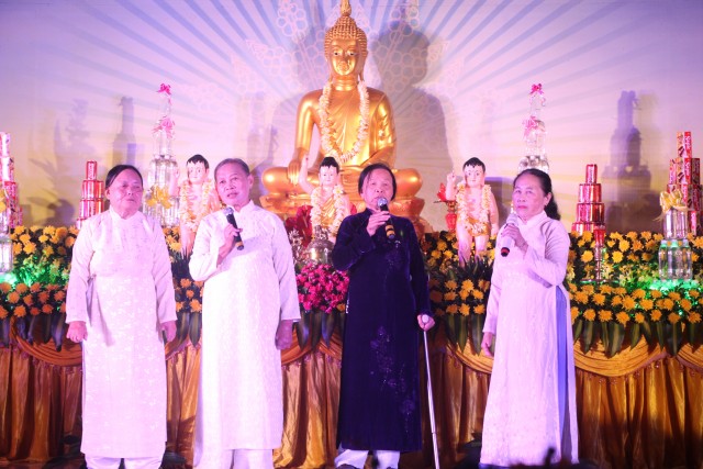 Thái Bình: Phật đản về với chùa Văn Môn