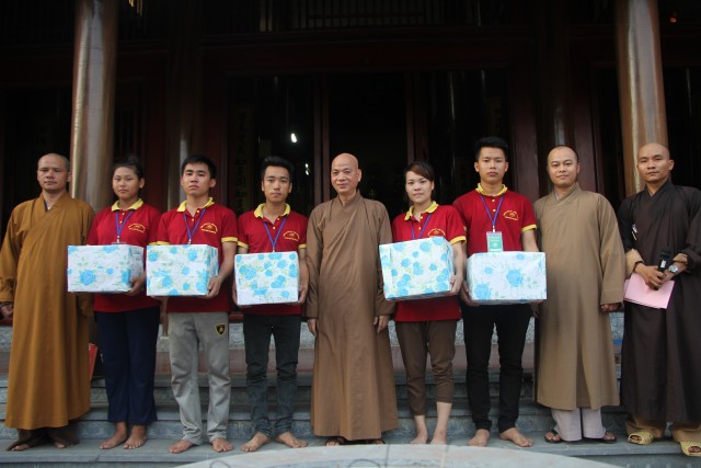 Thái Nguyên: Đêm thắp nến tri ân khóa tu “HƯƠNG TỪ BI” tại Chùa Từ Quang