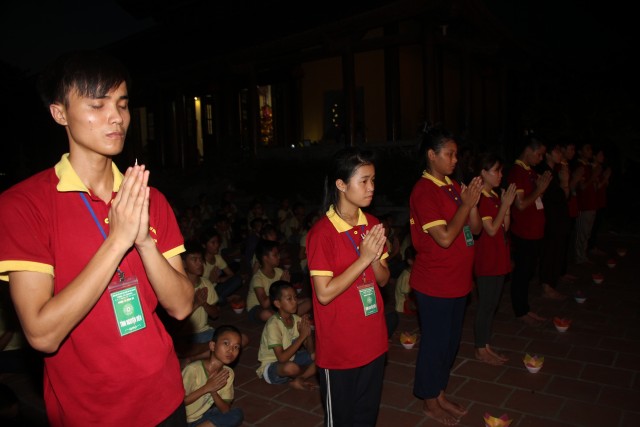 Thái Nguyên: Đêm thắp nến tri ân khóa tu “HƯƠNG TỪ BI” tại Chùa Từ Quang