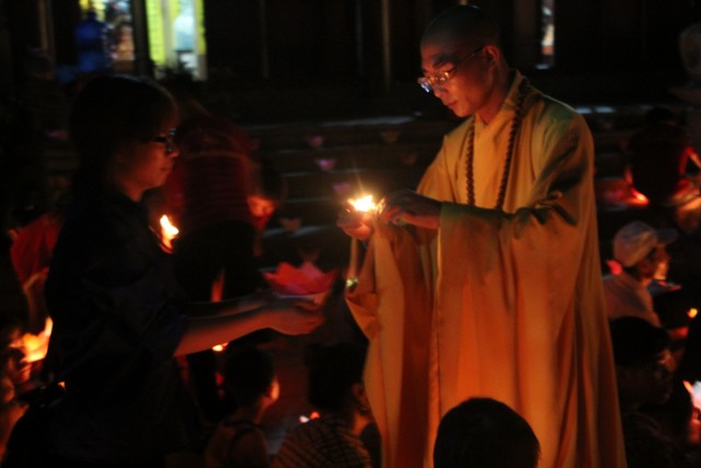 Thái Nguyên: Đêm thắp nến tri ân khóa tu “HƯƠNG TỪ BI” tại Chùa Từ Quang