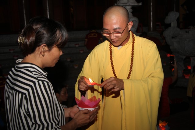 Thái Nguyên: Đêm thắp nến tri ân khóa tu “HƯƠNG TỪ BI” tại Chùa Từ Quang
