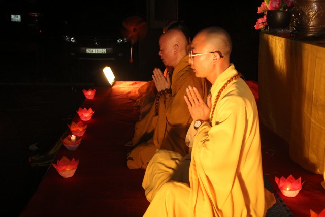 Thái Nguyên: Đêm thắp nến tri ân khóa tu “HƯƠNG TỪ BI” tại Chùa Từ Quang