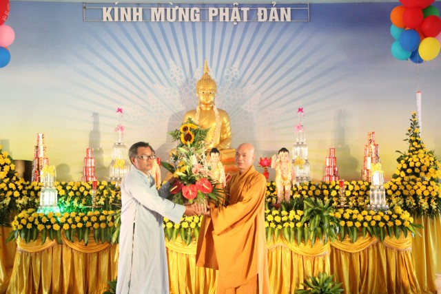 Thái Bình: Phật đản về với chùa Văn Môn