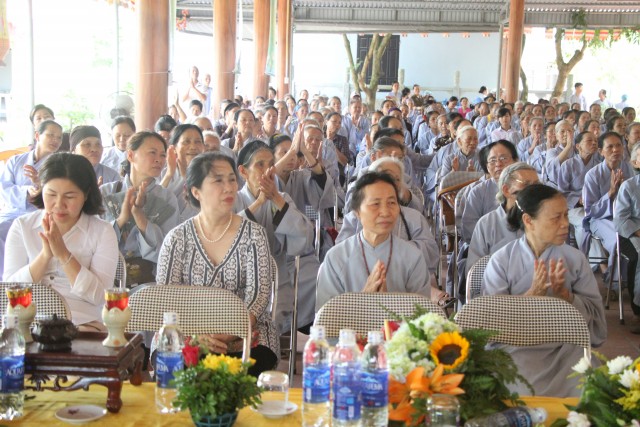 Thái Bình: Phật đản về với chùa Văn Môn
