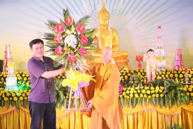Thái Bình: Phật đản về với chùa Văn Môn