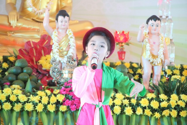 Thái Bình: Phật đản về với chùa Văn Môn