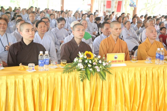 Thái Bình: Phật đản về với chùa Văn Môn