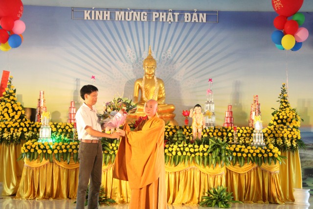 Thái Bình: Phật đản về với chùa Văn Môn